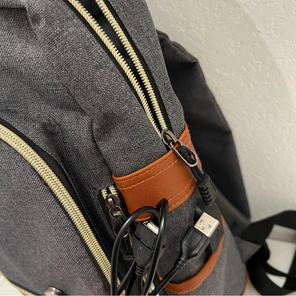 Like New Laptop Backpack with USB Charger and Charging Port